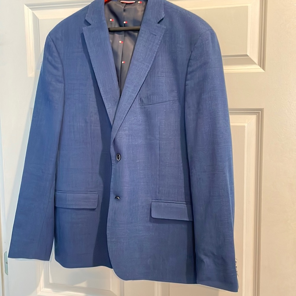 Tommy Hilfiger blue blazer 46R wool poly blend. Looks like Linen